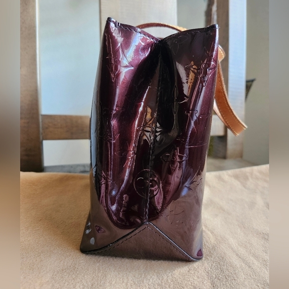 Louis Vuitton Reade PM Vernis Amarante - Picture 3 of 14